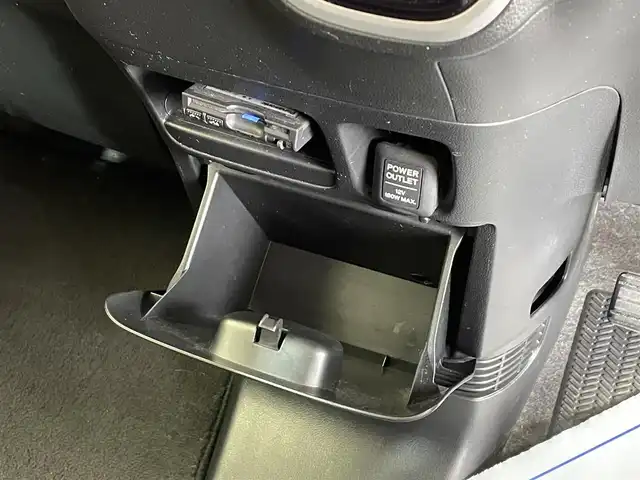 ホンダ Ｎ ＢＯＸ G SSパッケージ 岩手県 2013(平25)年 9.6万km プレミアムディープロッソパール ４WD/両側パワースライドドア/横滑り防止装置/アイドリングストップ/ヒーテッドドアミラー/運転席ハイトアジャスター/ヘッドライトレベライザー/ベンチシート/チップアップリアシート/ETC/エンジンスターター/スマートキーシステム/14インチアルミホイール