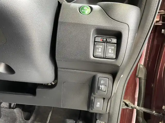 ホンダ Ｎ ＢＯＸ G SSパッケージ 岩手県 2013(平25)年 9.6万km プレミアムディープロッソパール ４WD/両側パワースライドドア/横滑り防止装置/アイドリングストップ/ヒーテッドドアミラー/運転席ハイトアジャスター/ヘッドライトレベライザー/ベンチシート/チップアップリアシート/ETC/エンジンスターター/スマートキーシステム/14インチアルミホイール