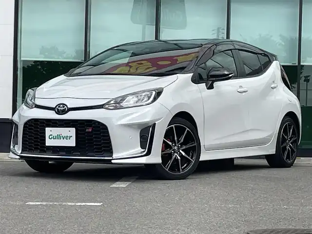 トヨタ アクア GRスポーツ 和歌山県 2023(令5)年 0.8万km パールⅡ 純正10.5インチナビ/フルセグTV/Bluetooth/バックカメラ/ビルトインETC/ドライブレコーダー/トヨタセーフティセンス/レーダークルーズコントロール/クリアランスソナー/ステアリングスイッチ/ハーフレザーシート/AC100V電源/LEDヘッドライト/オートライト/オートハイビーム/ヘッドライトレベライザー/ドライブモードセレクト/純正17インチAW/プッシュスタート/スマートキー