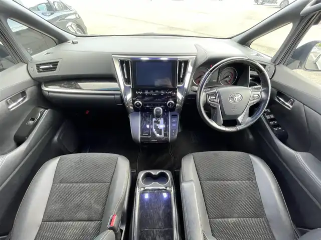 トヨタ アルファード S タイプゴールド 愛媛県 2020(令2)年 6万km ラグジュアリーホワイトパールクリスタルシャインガラスフレーク 純正10インチナビ/（Bluetooth/AM/FM/フルセグTV）/フリップダウンモニター/ワンオーナー/トヨタセーフティセンス/　‐衝突軽減ブレーキ/　‐レーンキープアシスト/　‐アダプティブクルーズコントロール/　‐ロードサインアシスト/　‐プリクラッシュセーフティ/ETC2.0/LEDヘッドライト/オートマチックハイビーム/バックカメラ/ドライブレコーダー/ローダウンサス/電動リアゲート/コーナーセンサー/スマートキー/純正18インチAW