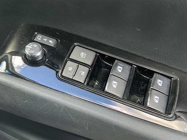 トヨタ アルファード S タイプゴールド 愛媛県 2020(令2)年 6万km ラグジュアリーホワイトパールクリスタルシャインガラスフレーク 純正10インチナビ/（Bluetooth/AM/FM/フルセグTV）/フリップダウンモニター/ワンオーナー/トヨタセーフティセンス/　‐衝突軽減ブレーキ/　‐レーンキープアシスト/　‐アダプティブクルーズコントロール/　‐ロードサインアシスト/　‐プリクラッシュセーフティ/ETC2.0/LEDヘッドライト/オートマチックハイビーム/バックカメラ/ドライブレコーダー/ローダウンサス/電動リアゲート/コーナーセンサー/スマートキー/純正18インチAW