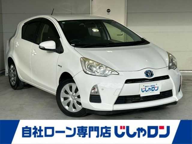 トヨタ アクア 沖縄県 2014(平26)年 6.8万km スーパーホワイトⅡ (株)IDOMが運営する【じしゃロンコザ店】の自社ローン専用車両になりますこちらは現金またはオートローンご利用時の価格です。自社ローンご希望の方は別途その旨お申付け下さい/純正ナビ　/フルセグＴＶ　/ＥＴＣ　/バックカメラ　/ドライブレコーダー前後　/Ｂｌｕｅｔｏｏｔｈ接続　/純正フロアマット　/オートライト　/ハロゲンヘッドランプ　/パワーステアリング　/プッシュスタート