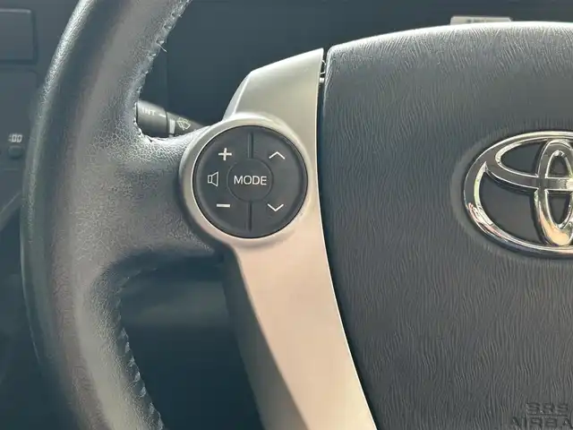 トヨタ アクア 沖縄県 2014(平26)年 6.8万km スーパーホワイトⅡ (株)IDOMが運営する【じしゃロンコザ店】の自社ローン専用車両になりますこちらは現金またはオートローンご利用時の価格です。自社ローンご希望の方は別途その旨お申付け下さい/純正ナビ　/フルセグＴＶ　/ＥＴＣ　/バックカメラ　/ドライブレコーダー前後　/Ｂｌｕｅｔｏｏｔｈ接続　/純正フロアマット　/オートライト　/ハロゲンヘッドランプ　/パワーステアリング　/プッシュスタート