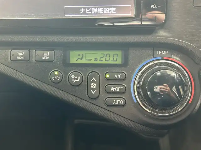 トヨタ アクア 沖縄県 2014(平26)年 6.8万km スーパーホワイトⅡ (株)IDOMが運営する【じしゃロンコザ店】の自社ローン専用車両になりますこちらは現金またはオートローンご利用時の価格です。自社ローンご希望の方は別途その旨お申付け下さい/純正ナビ　/フルセグＴＶ　/ＥＴＣ　/バックカメラ　/ドライブレコーダー前後　/Ｂｌｕｅｔｏｏｔｈ接続　/純正フロアマット　/オートライト　/ハロゲンヘッドランプ　/パワーステアリング　/プッシュスタート