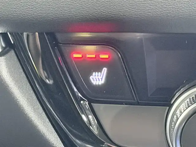 ホンダ ヴェゼル ハイブリッド e:HEV Z 大阪府 2025(令7)年 0.1千km プラチナホワイトパール 純正ナビ /シートヒーター /ホンダセンシング/レーダークルコン　/コーナーセンサー　/レーンアシスト　/ＬＥＤヘッドライト　/電動リアゲート　/プッシュスタート　/ブラインドスポットモニター　/オートライト/オートエアコン/電格ミラー　/ハンドルヒーター