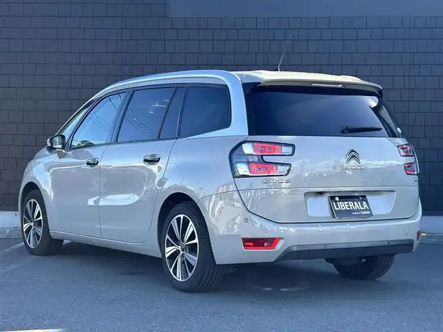 シトロエン グランドＣ４ピカソ シャイン ブルーHDi 埼玉県 2017(平29)年 5.8万km ベージュ ACC /Apple Car Play /バックカメラ レーンキープアシスト /インテリジェントハイビーム /ブラインドスポットモニター /パーキングセンサー /ドライブレコーダー /ETC /3列シート /純正17アルミホイール