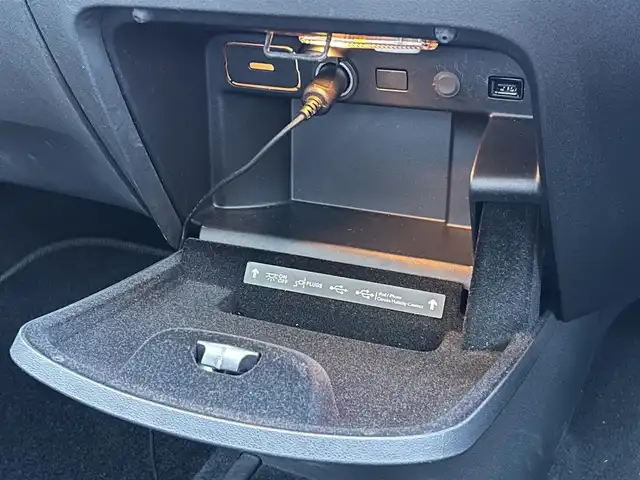 シトロエン グランドＣ４ピカソ シャイン ブルーHDi 埼玉県 2017(平29)年 5.8万km ベージュ ACC /Apple Car Play /バックカメラ レーンキープアシスト /インテリジェントハイビーム /ブラインドスポットモニター /パーキングセンサー /ドライブレコーダー /ETC /3列シート /純正17アルミホイール