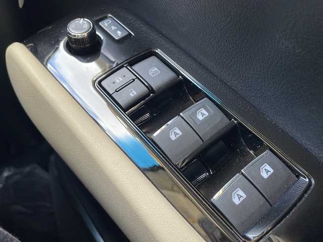 トヨタ アルファードハイブリット G 岩手県 2016(平28)年 2.9万km ブラック 9型ナビ バックC 電動リアゲート 両側電動スライドドア フルセグ DVD再生 メモリ付電動シート レーダークルーズコントロール AC100Vコンセント ビルドインETC オットマン 純正17インチAW オートLEDライト フォグ