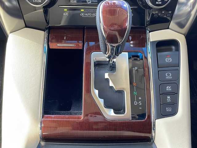 トヨタ アルファードハイブリット G 岩手県 2016(平28)年 2.9万km ブラック 9型ナビ バックC 電動リアゲート 両側電動スライドドア フルセグ DVD再生 メモリ付電動シート レーダークルーズコントロール AC100Vコンセント ビルドインETC オットマン 純正17インチAW オートLEDライト フォグ