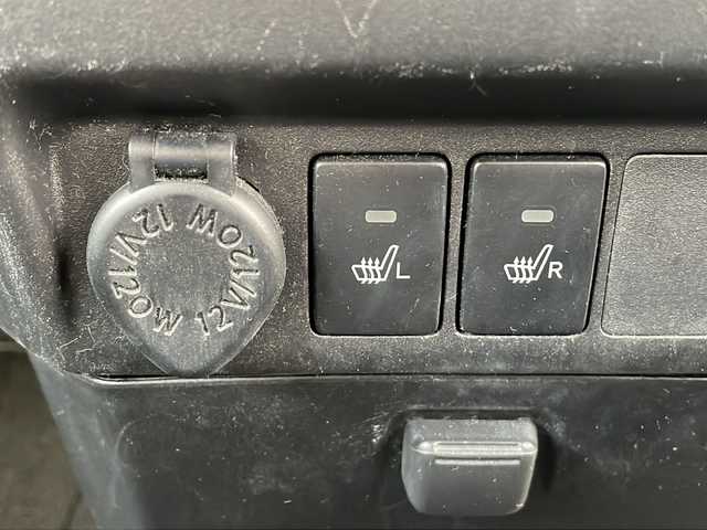 トヨタ ルーミー カスタムG－T 三重県 2021(令3)年 4.4万km パールホワイトⅢ 純正９インチナビ/フルセグTV/ｂｌｕｅｔｏｏｔｈ/ＣＤ，ＤＶＤ再生機能/バックカメラ/オートホールド/前席シートヒーター/両側電動スライドドア/衝突軽減ブレーキ/アイドリングストップ/コーナーセンサー/レーダークルーズコントロール/ステアリングスイッチ/エンジンプッシュスタート/社外前後ドライブレコーダー/スペアキー