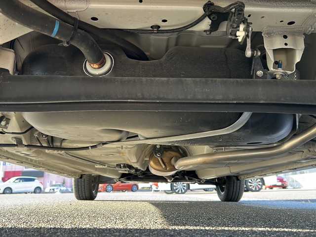 スズキ ワゴンＲ カスタムＺ HYBRID ZX 山口県 2022(令4)年 2.3万km ピュアホワイトP 前方ドライブレコーダー/禁煙車/スマートキー/プッシュスタート/ETC/社外メモリナビ/(DTV/BT/DVD/ラジオ)/全方位カメラ/ヘッドアップディスプレイ/クリアランスソナー/オートライト/オートエアコン/シートヒーター/純正フロアマット/純正アルミホイール/レーダークルーズコントロール/アイドリングストップ/衝突軽減ブレーキ/車線逸脱警報装置/ドアバイザー/保証書/取扱説明書/記録簿