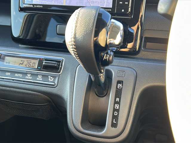 スズキ ワゴンＲ カスタムＺ HYBRID ZX 山口県 2022(令4)年 2.3万km ピュアホワイトP 前方ドライブレコーダー/禁煙車/スマートキー/プッシュスタート/ETC/社外メモリナビ/(DTV/BT/DVD/ラジオ)/全方位カメラ/ヘッドアップディスプレイ/クリアランスソナー/オートライト/オートエアコン/シートヒーター/純正フロアマット/純正アルミホイール/レーダークルーズコントロール/アイドリングストップ/衝突軽減ブレーキ/車線逸脱警報装置/ドアバイザー/保証書/取扱説明書/記録簿