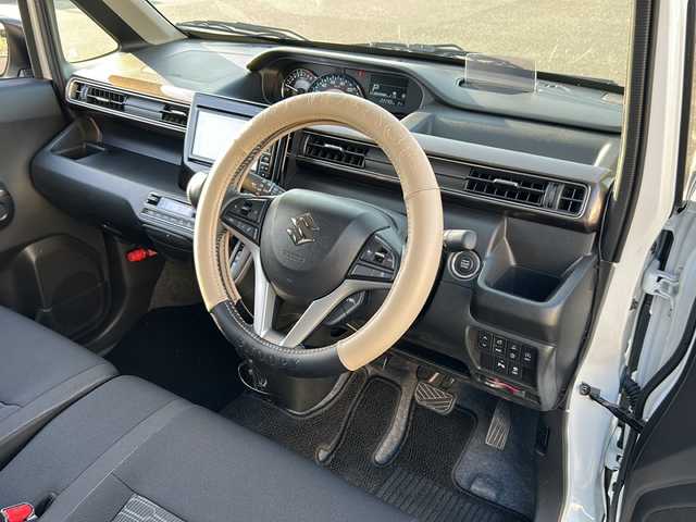 スズキ ワゴンＲ カスタムＺ HYBRID ZX 山口県 2022(令4)年 2.3万km ピュアホワイトP 前方ドライブレコーダー/禁煙車/スマートキー/プッシュスタート/ETC/社外メモリナビ/(DTV/BT/DVD/ラジオ)/全方位カメラ/ヘッドアップディスプレイ/クリアランスソナー/オートライト/オートエアコン/シートヒーター/純正フロアマット/純正アルミホイール/レーダークルーズコントロール/アイドリングストップ/衝突軽減ブレーキ/車線逸脱警報装置/ドアバイザー/保証書/取扱説明書/記録簿