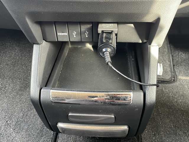 ホンダ オデッセイ アブソルート EX 静岡県 2014(平26)年 8.3万km ホワイトオーキッドパール 純正メモリナビ/・CD/・DVD/・フルセグＴＶ/・Bluetooth/・USB/・AM/・FM/主要装備/・両側パワスラ/・後席モニター/・衝突軽減/・レーンキープ/・クルコン/・BSM/・バックカメラ/・ETC/・ドラレコ/・TVキャンセラー/・ハーフレザーシート/・ヒーテッドドアミラー/・ステリモ/・LEDヘッドライト/・オートライト/・フォグランプ/・社外フロアマット/・社外アルミホイール