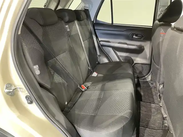 トヨタ ライズ Z 愛知県 2020(令2)年 2.1万km ナチュラルベージュマイカM 純正９インチナビ/衝突軽減ブレーキ/レーダークルーズコントロール/クリアランスソナー/車線逸脱警報　/先行車発進告知/シートヒーター/前後ドライブレコーダー/ビルトインＥＴＣ/アクセサリーソケット/アイドリングストップ/ＬＥＤヘッドライト　/ISOFIX/純正フロアマット/純正17インチアルミホイール