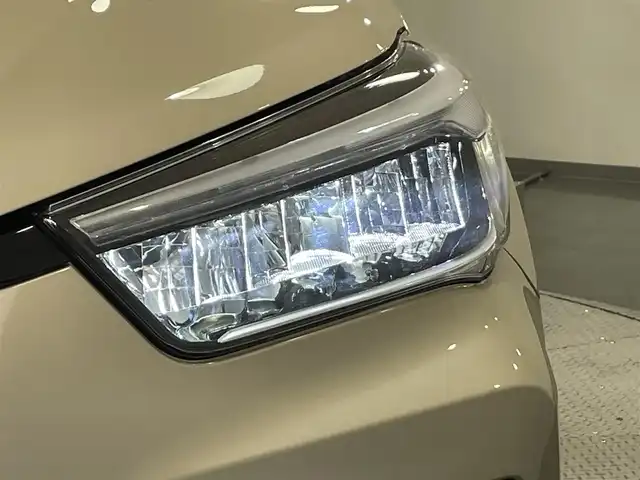 トヨタ ライズ Z 愛知県 2020(令2)年 2.1万km ナチュラルベージュマイカM 純正９インチナビ/衝突軽減ブレーキ/レーダークルーズコントロール/クリアランスソナー/車線逸脱警報　/先行車発進告知/シートヒーター/前後ドライブレコーダー/ビルトインＥＴＣ/アクセサリーソケット/アイドリングストップ/ＬＥＤヘッドライト　/ISOFIX/純正フロアマット/純正17インチアルミホイール