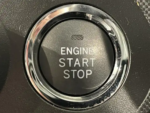 トヨタ ライズ Z 愛知県 2020(令2)年 2.1万km ナチュラルベージュマイカM 純正９インチナビ/衝突軽減ブレーキ/レーダークルーズコントロール/クリアランスソナー/車線逸脱警報　/先行車発進告知/シートヒーター/前後ドライブレコーダー/ビルトインＥＴＣ/アクセサリーソケット/アイドリングストップ/ＬＥＤヘッドライト　/ISOFIX/純正フロアマット/純正17インチアルミホイール