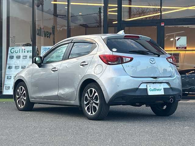 マツダ デミオ XD ツーリング 大阪府 2016(平28)年 1万km ソニックシルバーM １オーナー　シートヒーター　レーダークルーズコントロール　フルセグＴＶ　ＣＤ　ＤＶＤ　Ｂｌｕｅｔｏｏｔｈ　ＥＴＣ　ヘッドアップディスプレイ　ブラインドスポットモニター　オートＬＥＤヘッドライト　バックカメラ　プッシュスタート　純正ホイール　純正オーディオ　純正フロアマット　スペアキー1　取説　保証書　