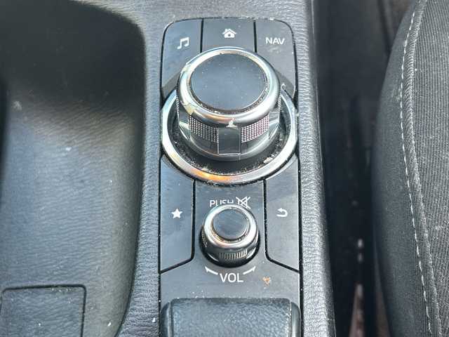 マツダ デミオ XD ツーリング 大阪府 2016(平28)年 1万km ソニックシルバーM １オーナー　シートヒーター　レーダークルーズコントロール　フルセグＴＶ　ＣＤ　ＤＶＤ　Ｂｌｕｅｔｏｏｔｈ　ＥＴＣ　ヘッドアップディスプレイ　ブラインドスポットモニター　オートＬＥＤヘッドライト　バックカメラ　プッシュスタート　純正ホイール　純正オーディオ　純正フロアマット　スペアキー1　取説　保証書　