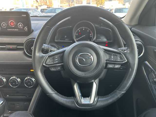 マツダ デミオ XD ツーリング 大阪府 2016(平28)年 1万km ソニックシルバーM １オーナー　シートヒーター　レーダークルーズコントロール　フルセグＴＶ　ＣＤ　ＤＶＤ　Ｂｌｕｅｔｏｏｔｈ　ＥＴＣ　ヘッドアップディスプレイ　ブラインドスポットモニター　オートＬＥＤヘッドライト　バックカメラ　プッシュスタート　純正ホイール　純正オーディオ　純正フロアマット　スペアキー1　取説　保証書　