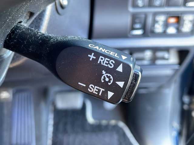 トヨタ ノア Si ダブルバイビー 岩手県 2018(平30)年 7.1万km ブラッキッシュアゲハガラスフレーク トヨタセーフティセンス/純正10インチナビ/　CD/DVD/フルセグ/Bluetooth/バックカメラ/両側パワースライドドア/ハーフレザーシート/純正エンジンスターター/ETC/LEDヘッドライト/LEDフォグ/純正AW付きサマータイヤ積込み/クルーズコントロール/革巻きステアリング/ステアリングスイッチ/スマートキー/純正ドアバイザー/純正フロアマット/保証書