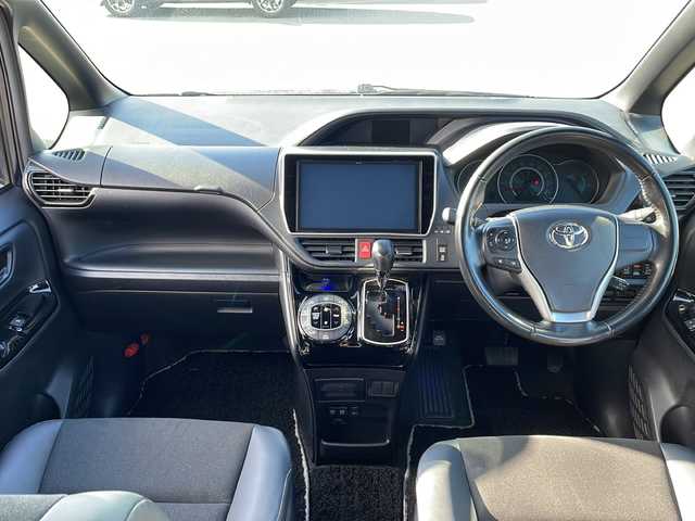 トヨタ ノア Si ダブルバイビー 岩手県 2018(平30)年 7.1万km ブラッキッシュアゲハガラスフレーク トヨタセーフティセンス/純正10インチナビ/　CD/DVD/フルセグ/Bluetooth/バックカメラ/両側パワースライドドア/ハーフレザーシート/純正エンジンスターター/ETC/LEDヘッドライト/LEDフォグ/純正AW付きサマータイヤ積込み/クルーズコントロール/革巻きステアリング/ステアリングスイッチ/スマートキー/純正ドアバイザー/純正フロアマット/保証書