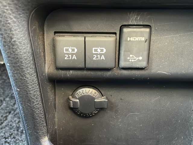 トヨタ ノア Si ダブルバイビー 岩手県 2018(平30)年 7.1万km ブラッキッシュアゲハガラスフレーク トヨタセーフティセンス/純正10インチナビ/　CD/DVD/フルセグ/Bluetooth/バックカメラ/両側パワースライドドア/ハーフレザーシート/純正エンジンスターター/ETC/LEDヘッドライト/LEDフォグ/純正AW付きサマータイヤ積込み/クルーズコントロール/革巻きステアリング/ステアリングスイッチ/スマートキー/純正ドアバイザー/純正フロアマット/保証書