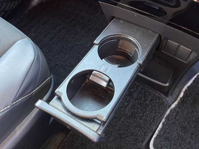 トヨタ ノア Si ダブルバイビー 岩手県 2018(平30)年 7.1万km ブラッキッシュアゲハガラスフレーク トヨタセーフティセンス/純正10インチナビ/　CD/DVD/フルセグ/Bluetooth/バックカメラ/両側パワースライドドア/ハーフレザーシート/純正エンジンスターター/ETC/LEDヘッドライト/LEDフォグ/純正AW付きサマータイヤ積込み/クルーズコントロール/革巻きステアリング/ステアリングスイッチ/スマートキー/純正ドアバイザー/純正フロアマット/保証書