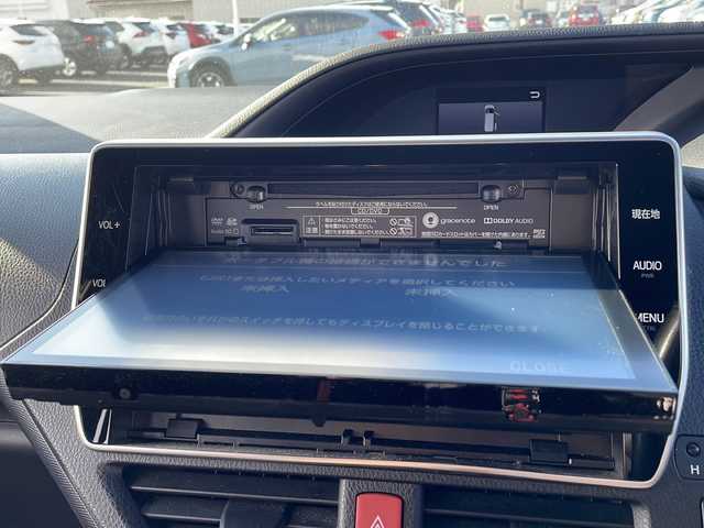 トヨタ ノア Si ダブルバイビー 岩手県 2018(平30)年 7.1万km ブラッキッシュアゲハガラスフレーク トヨタセーフティセンス/純正10インチナビ/　CD/DVD/フルセグ/Bluetooth/バックカメラ/両側パワースライドドア/ハーフレザーシート/純正エンジンスターター/ETC/LEDヘッドライト/LEDフォグ/純正AW付きサマータイヤ積込み/クルーズコントロール/革巻きステアリング/ステアリングスイッチ/スマートキー/純正ドアバイザー/純正フロアマット/保証書