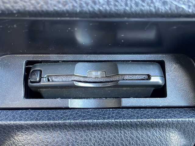 トヨタ ノア Si ダブルバイビー 岩手県 2018(平30)年 7.1万km ブラッキッシュアゲハガラスフレーク トヨタセーフティセンス/純正10インチナビ/　CD/DVD/フルセグ/Bluetooth/バックカメラ/両側パワースライドドア/ハーフレザーシート/純正エンジンスターター/ETC/LEDヘッドライト/LEDフォグ/純正AW付きサマータイヤ積込み/クルーズコントロール/革巻きステアリング/ステアリングスイッチ/スマートキー/純正ドアバイザー/純正フロアマット/保証書