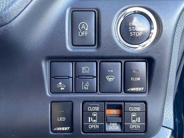 トヨタ ノア Si ダブルバイビー 岩手県 2018(平30)年 7.1万km ブラッキッシュアゲハガラスフレーク トヨタセーフティセンス/純正10インチナビ/　CD/DVD/フルセグ/Bluetooth/バックカメラ/両側パワースライドドア/ハーフレザーシート/純正エンジンスターター/ETC/LEDヘッドライト/LEDフォグ/純正AW付きサマータイヤ積込み/クルーズコントロール/革巻きステアリング/ステアリングスイッチ/スマートキー/純正ドアバイザー/純正フロアマット/保証書