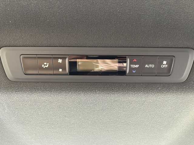 トヨタ ノア Si ダブルバイビー 岩手県 2018(平30)年 7.1万km ブラッキッシュアゲハガラスフレーク トヨタセーフティセンス/純正10インチナビ/　CD/DVD/フルセグ/Bluetooth/バックカメラ/両側パワースライドドア/ハーフレザーシート/純正エンジンスターター/ETC/LEDヘッドライト/LEDフォグ/純正AW付きサマータイヤ積込み/クルーズコントロール/革巻きステアリング/ステアリングスイッチ/スマートキー/純正ドアバイザー/純正フロアマット/保証書