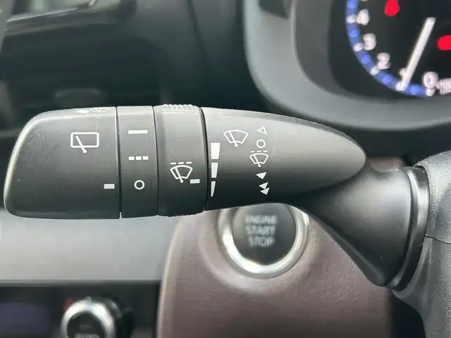 トヨタ ヤリスクロス Z 和歌山県 2021(令3)年 2.6万km ベージュ 純正ナビ/アラウンドビューモニター/レーダークルーズコントロール/レーンキープ/横滑り防止装置/コーナーセンサー/衝突被害軽減ブレーキ/ハンドルスイッチ/ETC/ドライブレコーダー/ハーフレザーシート/シートヒーター/プッシュスタート/スマートキー/ステアリングリモコン/LEDヘッドライト/オートライト/オートマハイビーム/革巻きハンドル/純正アルミホイール