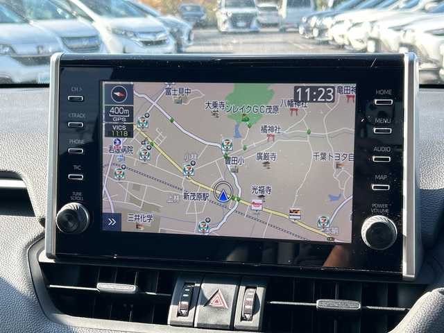 トヨタ ＲＡＶ４ ハイブリッドG 千葉県 2021(令3)年 2.2万km シルバーメタリック 純正ナビ　全周囲カメラ　ドライブレコーダー　追従式クルーズコントロール　パワーバックドア　パワーシート　シートヒーター　ブラインドスポットモニター　置くだけ充電　ステアリングヒーター　ＥＴＣ２．０/純正ナビ/Bluetooth/USB/全周囲カメラ/ドライブレコーダー（CS-91FH）/追従式クルーズコントロール/パワーバックドア/運転席パワーシート/前席シートヒーター/ブラインドスポットモニター/置くだけ充電　/ステアリングヒーター/ＥＴＣ２．０/純正アルミホイール/純正フロアマット/LEDヘッドライト/フォグランプ/オートマチックハイビーム/クリアランスソナー/カーテンエアバック/レーンキープアシスト/横滑り防止装置/盗難防止装置