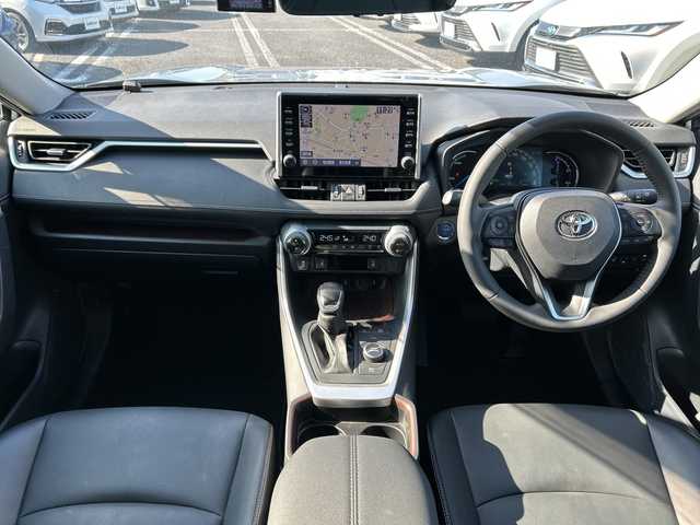 トヨタ ＲＡＶ４ ハイブリッドG 千葉県 2021(令3)年 2.2万km シルバーメタリック 純正ナビ　全周囲カメラ　ドライブレコーダー　追従式クルーズコントロール　パワーバックドア　パワーシート　シートヒーター　ブラインドスポットモニター　置くだけ充電　ステアリングヒーター　ＥＴＣ２．０/純正ナビ/Bluetooth/USB/全周囲カメラ/ドライブレコーダー（CS-91FH）/追従式クルーズコントロール/パワーバックドア/運転席パワーシート/前席シートヒーター/ブラインドスポットモニター/置くだけ充電　/ステアリングヒーター/ＥＴＣ２．０/純正アルミホイール/純正フロアマット/LEDヘッドライト/フォグランプ/オートマチックハイビーム/クリアランスソナー/カーテンエアバック/レーンキープアシスト/横滑り防止装置/盗難防止装置