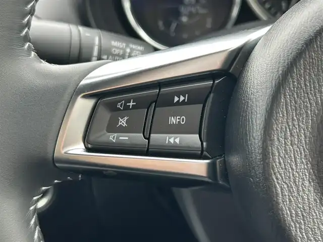 マツダ ロードスター 990S 群馬県 2022(令4)年 1万km スノーフレイクホワイトパールマイカ 6MT車/アドバンストスマートシティブレーキサポート/スマートシティブレーキサポート（後退時）/車線逸脱警報システム/専用セッティング（ダンパー/スプリング/PCM等）/BSM/純正16インチRAYS製アルミホイール/Bremboブラックキャリパー/ダークグレーソフトトップ/ドライブレコーダー/社外ポータブルナビ/純正オーディオ/プッシュスタート/LEDヘッドランプ/ETC