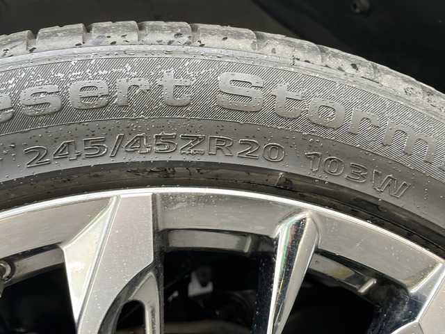 トヨタ ハリアー ハイブリッド プレミアム メタル&レザーP 青森県 2017(平29)年 5.8万km ブラック 4WD/純正9インチナビ・フルセグTV/CD・DVD・Bluetooth/バックカメラ/黒本革シート/前席エアシート・シートヒーター/前席パワーシート/パワーバックドア/プリクラッシュセーフティ/レーダークルーズコントロール/レーンディパーチャーアラート/アダプティブハイビーム/ワイパーデアイサー/前方ドライブレコーダー/LEDヘッドライト/LEDフォグランプ/LEDリアフォグランプ/社外20インチアルミ/スマートキー/プッシュスタート