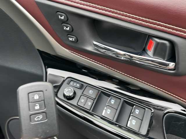 トヨタ ハリアー ハイブリッド プレミアム メタル&レザーP 青森県 2017(平29)年 5.8万km ブラック 4WD/純正9インチナビ・フルセグTV/CD・DVD・Bluetooth/バックカメラ/黒本革シート/前席エアシート・シートヒーター/前席パワーシート/パワーバックドア/プリクラッシュセーフティ/レーダークルーズコントロール/レーンディパーチャーアラート/アダプティブハイビーム/ワイパーデアイサー/前方ドライブレコーダー/LEDヘッドライト/LEDフォグランプ/LEDリアフォグランプ/社外20インチアルミ/スマートキー/プッシュスタート