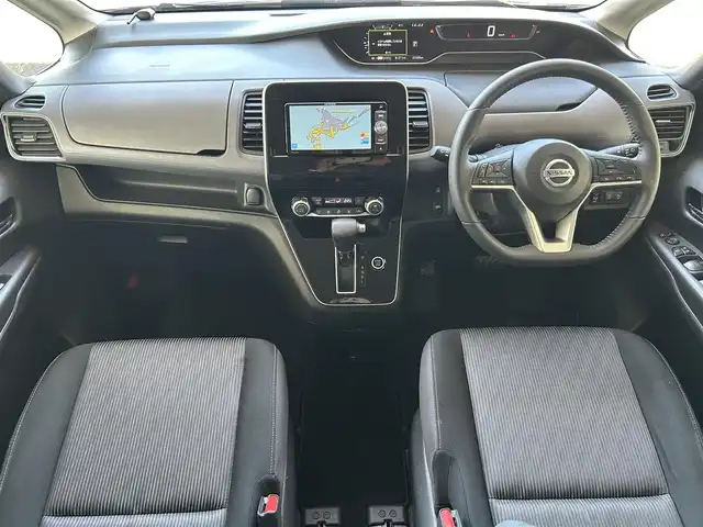 日産 セレナ ハイウェイスター V 道東・釧路十勝 2019(令1)年 5.4万km ダイヤモンドブラック ４WD/社外SDナビ/フルセグTV/バックカメラ/ドライブレコーダー前方のみ/アイドリングストップ/クルーズコントロール/横滑り防止装置//・プロパイロット/・インテリジェント エマージェンシーブレーキ/・踏み間違い衝突防止アシスト/・後側方車両検知警報/・後側方衝突防止支援システム/・車線逸脱警報/・車線逸脱防止支援システム/・後退時車両検知警報/・ふらつき警報/・標識検知機能/オートライト/純正１５インチAW付き/純正フロアマット/両側パワースライド/ドアバイザー/LEDヘッドライト/フォグランプ/純正エンジンスターター/スペアキー/バックビューモニター/エンジンスターター取扱説明書/ナビ取扱説明書/取扱説明書/記録簿/保証書