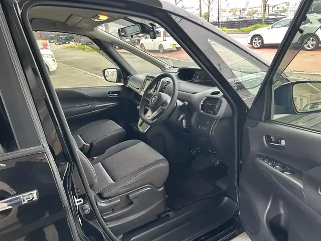 日産 セレナ ハイウェイスター V 道東・釧路十勝 2019(令1)年 5.4万km ダイヤモンドブラック ４WD/社外SDナビ/フルセグTV/バックカメラ/ドライブレコーダー前方のみ/アイドリングストップ/クルーズコントロール/横滑り防止装置//・プロパイロット/・インテリジェント エマージェンシーブレーキ/・踏み間違い衝突防止アシスト/・後側方車両検知警報/・後側方衝突防止支援システム/・車線逸脱警報/・車線逸脱防止支援システム/・後退時車両検知警報/・ふらつき警報/・標識検知機能/オートライト/純正１５インチAW付き/純正フロアマット/両側パワースライド/ドアバイザー/LEDヘッドライト/フォグランプ/純正エンジンスターター/スペアキー/バックビューモニター/エンジンスターター取扱説明書/ナビ取扱説明書/取扱説明書/記録簿/保証書