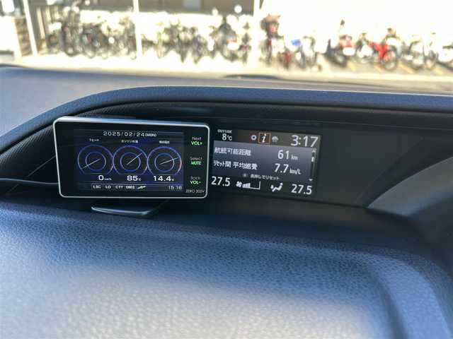 トヨタ ヴォクシー ZS GRスポーツ 兵庫県 2018(平30)年 5.4万km シルバーM ワンオーナー/社外ナビ/フルセグテレビ/DVD CD/Bluetooth/純正アルミホイール/クルコン/ハーフレザーシート/LDA/プリクラッシュセーフティ/ビルトインETC/オートハイビーム/オートライト/純正マット/プッシュスタート/セキュリティシステム/取説、保証書、スペアキーあり