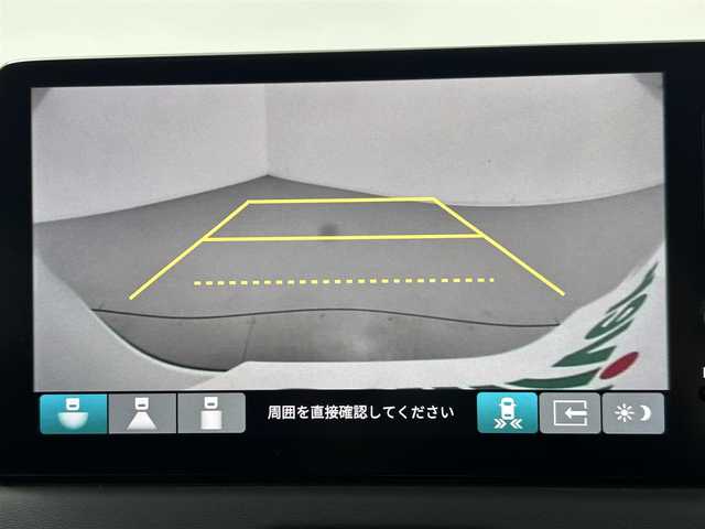 ホンダ ヴェゼル ハイブリッド e:HEV Z 熊本県 2022(令4)年 0.3万km プラチナホワイトパール ワンオーナー　/禁煙車　/バックカメラ　/ビルトインＥＴＣ２．０　/純正ナビ（フルセグ・ＢＴ・ＵＳＢ）/前後クリアランスソナー　/前席シートヒーター　/ステアリングヒーター　/パワーバックドア　/純正フロントエアロ/ホンダセンシング/・路外逸脱抑制機能/・衝突軽減ブレーキ【CMBS】/・踏み間違い衝突軽減システム/・ブラインドスポットインフォメーション/・パーキングセンサー/・標識認識機能/・先行車発進お知らせ/・アダプティブクルーズコントロール/横滑り防止/置くだけ充電/ハーフレザーシート/純正フロアマット/純正１８インチAW/オートライト/オートマチックハイビーム/LEDヘッドライト/スマートキー/プッシュスタート/スペアキー1本/保証書/取扱説明書
