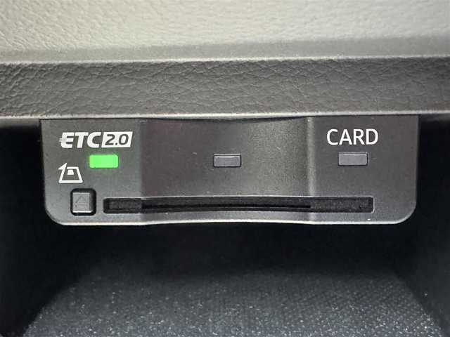 アウディ Ｑ５ 40TDIクワトロスポーツエアサ 静岡県 2019(令1)年 4.8万km ミトスブラックメタリック ラグジュアリーパッケージ/・パーシャルレザー/・マルチカラーアンビエントライティング/アシスタンスパッケージ /・LEDヘッドライト /・LEDリヤコンビネーションライト/ （ダイナミックターンインディケーター）/・アウディプレセンスリヤ/・アウディサイドアシスト/・バーチャルコックピット/マトリクスLEDヘッドライトパッケージ/・マトリクスLEDヘッドライト/　（ダイナミックターンインディケーター）/・ヘッドライトウォッシャー/MMI/(CD/DVD/Bluetooth/CarPlay/フルセグ)/360°カメラ/アダプティブクルーズコントロール/Audiアクティブレーンアシスト/パーキングエイド/メモリー付きパワーシート/全席シートヒーター/ETC2.0/ドライブレコーダー/純正フロアマット/純正18インチアルミホイール/保証書