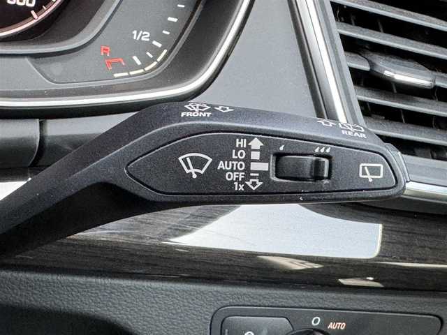 アウディ Ｑ５ 40TDIクワトロスポーツエアサ 静岡県 2019(令1)年 4.8万km ミトスブラックメタリック ラグジュアリーパッケージ/・パーシャルレザー/・マルチカラーアンビエントライティング/アシスタンスパッケージ /・LEDヘッドライト /・LEDリヤコンビネーションライト/ （ダイナミックターンインディケーター）/・アウディプレセンスリヤ/・アウディサイドアシスト/・バーチャルコックピット/マトリクスLEDヘッドライトパッケージ/・マトリクスLEDヘッドライト/　（ダイナミックターンインディケーター）/・ヘッドライトウォッシャー/MMI/(CD/DVD/Bluetooth/CarPlay/フルセグ)/360°カメラ/アダプティブクルーズコントロール/Audiアクティブレーンアシスト/パーキングエイド/メモリー付きパワーシート/全席シートヒーター/ETC2.0/ドライブレコーダー/純正フロアマット/純正18インチアルミホイール/保証書