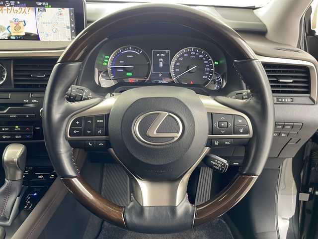レクサス ＲＸ 450hL 道央・札幌 2018(平30)年 4.3万km グラファイトブラックガラスフレーク ・4WD/・Lexus Safety System/・プリクラッシュセーフティ/・レーンキーピングアシスト/・オートマチックハイビーム、/・レーダークルーズコントロール/・サンルーフ/・純正12.3インチワイドディスプレイ/・ナビ/フルセグTV/BT/USB/BD/・パノラミックビューモニター/・ステアリングヒーター/・パワーバックドア/・オートブレーキホールド/・ヘッドアップディスプレイ/・ETC2.0/・D.N席パワーシート/・本革/エアーシート/シートヒーター/・LEDヘッドライト/オートライト/・前後クリアランスソナー