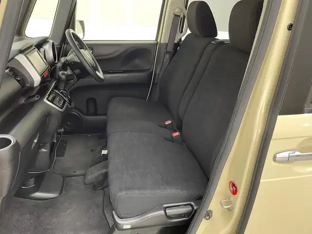 ホンダ Ｎ ＢＯＸ SSパッケージ 兵庫県 2015(平27)年 0.4万km クッキークリーム 純正メモリナビ/（CD/DVD/SD/Bluetooth/ワンセグTV）/・VXM-155VSi/バックカメラ/横滑り防止装置/CTBA/あんしんパッケージ/衝突軽減システム/カーテンエアバッグ/両側パワースライドドア/ヘッドライトレベライザー/純正フロアマット/スマートキー/スペアキー1本/ベンチシート