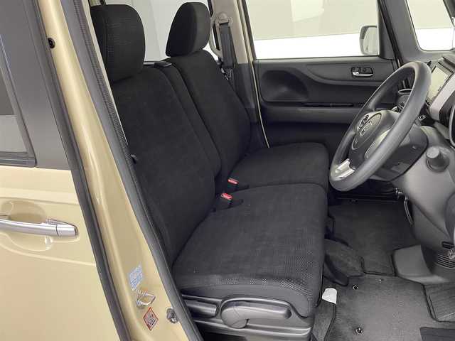 ホンダ Ｎ ＢＯＸ SSパッケージ 兵庫県 2015(平27)年 0.4万km クッキークリーム 純正メモリナビ/（CD/DVD/SD/Bluetooth/ワンセグTV）/・VXM-155VSi/バックカメラ/横滑り防止装置/CTBA/あんしんパッケージ/衝突軽減システム/カーテンエアバッグ/両側パワースライドドア/ヘッドライトレベライザー/純正フロアマット/スマートキー/スペアキー1本/ベンチシート
