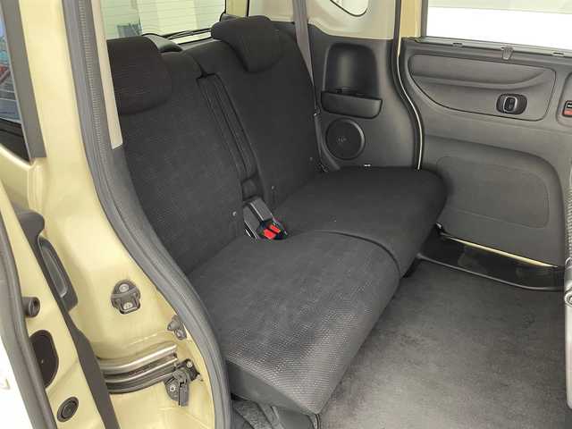 ホンダ Ｎ ＢＯＸ SSパッケージ 兵庫県 2015(平27)年 0.4万km クッキークリーム 純正メモリナビ/（CD/DVD/SD/Bluetooth/ワンセグTV）/・VXM-155VSi/バックカメラ/横滑り防止装置/CTBA/あんしんパッケージ/衝突軽減システム/カーテンエアバッグ/両側パワースライドドア/ヘッドライトレベライザー/純正フロアマット/スマートキー/スペアキー1本/ベンチシート