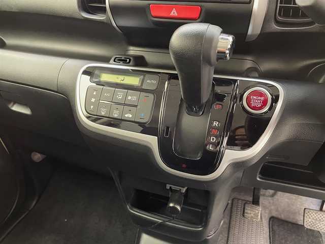 ホンダ Ｎ ＢＯＸ SSパッケージ 兵庫県 2015(平27)年 0.4万km クッキークリーム 純正メモリナビ/（CD/DVD/SD/Bluetooth/ワンセグTV）/・VXM-155VSi/バックカメラ/横滑り防止装置/CTBA/あんしんパッケージ/衝突軽減システム/カーテンエアバッグ/両側パワースライドドア/ヘッドライトレベライザー/純正フロアマット/スマートキー/スペアキー1本/ベンチシート