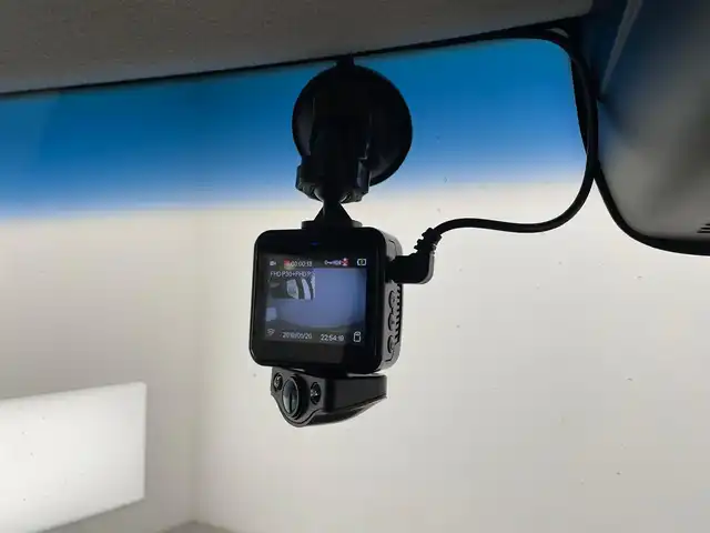 ホンダ Ｎ ＢＯＸ SSパッケージ 兵庫県 2015(平27)年 0.4万km クッキークリーム 純正メモリナビ/（CD/DVD/SD/Bluetooth/ワンセグTV）/・VXM-155VSi/バックカメラ/横滑り防止装置/CTBA/あんしんパッケージ/衝突軽減システム/カーテンエアバッグ/両側パワースライドドア/ヘッドライトレベライザー/純正フロアマット/スマートキー/スペアキー1本/ベンチシート